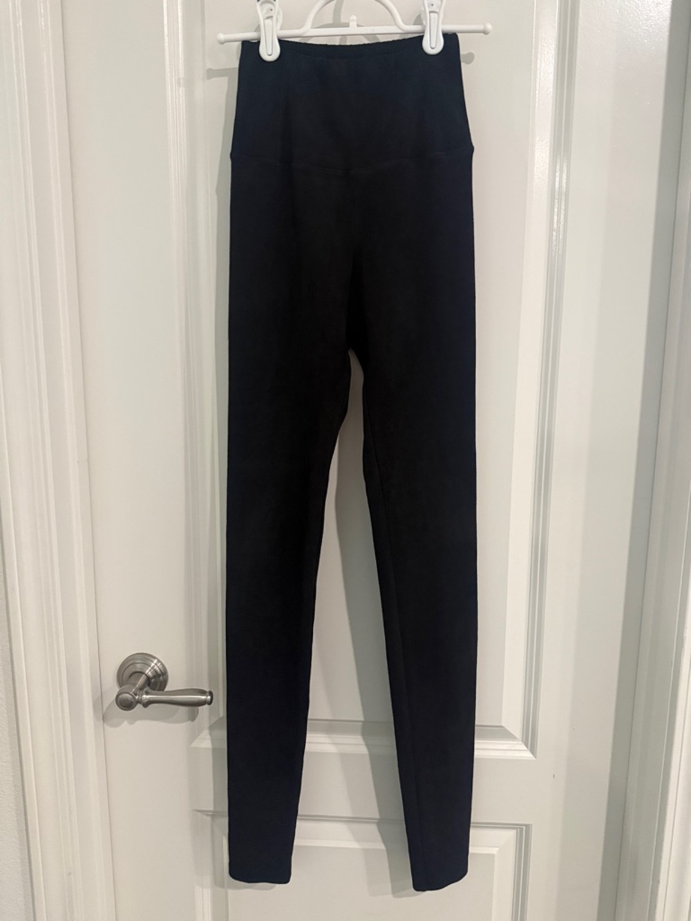 Wilfred Free Black Faux Suede Leggings